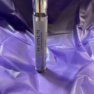 Roll-On Perfume Oil in Silver